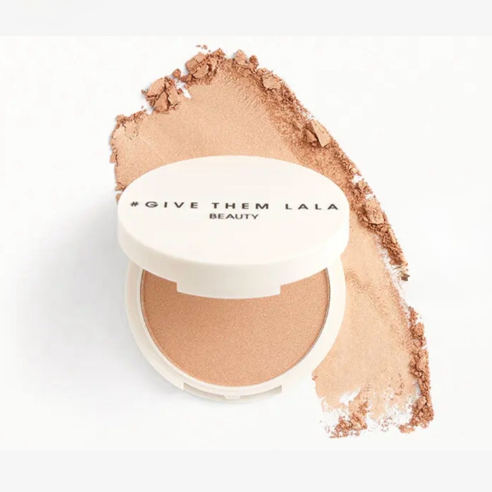 GIVE THEM LALA BEAUTY Highlighter in Showstopper Light/Medium Full Size